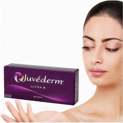 L'acide hyaluronique remplit la peau avec du Juvederm